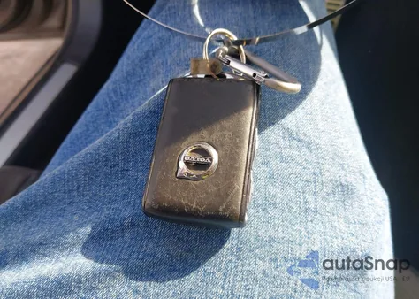 2020 Volvo S60 T6 R-Design z USA, uszkodzony, nr VIN 7JRA22TM8LG039280